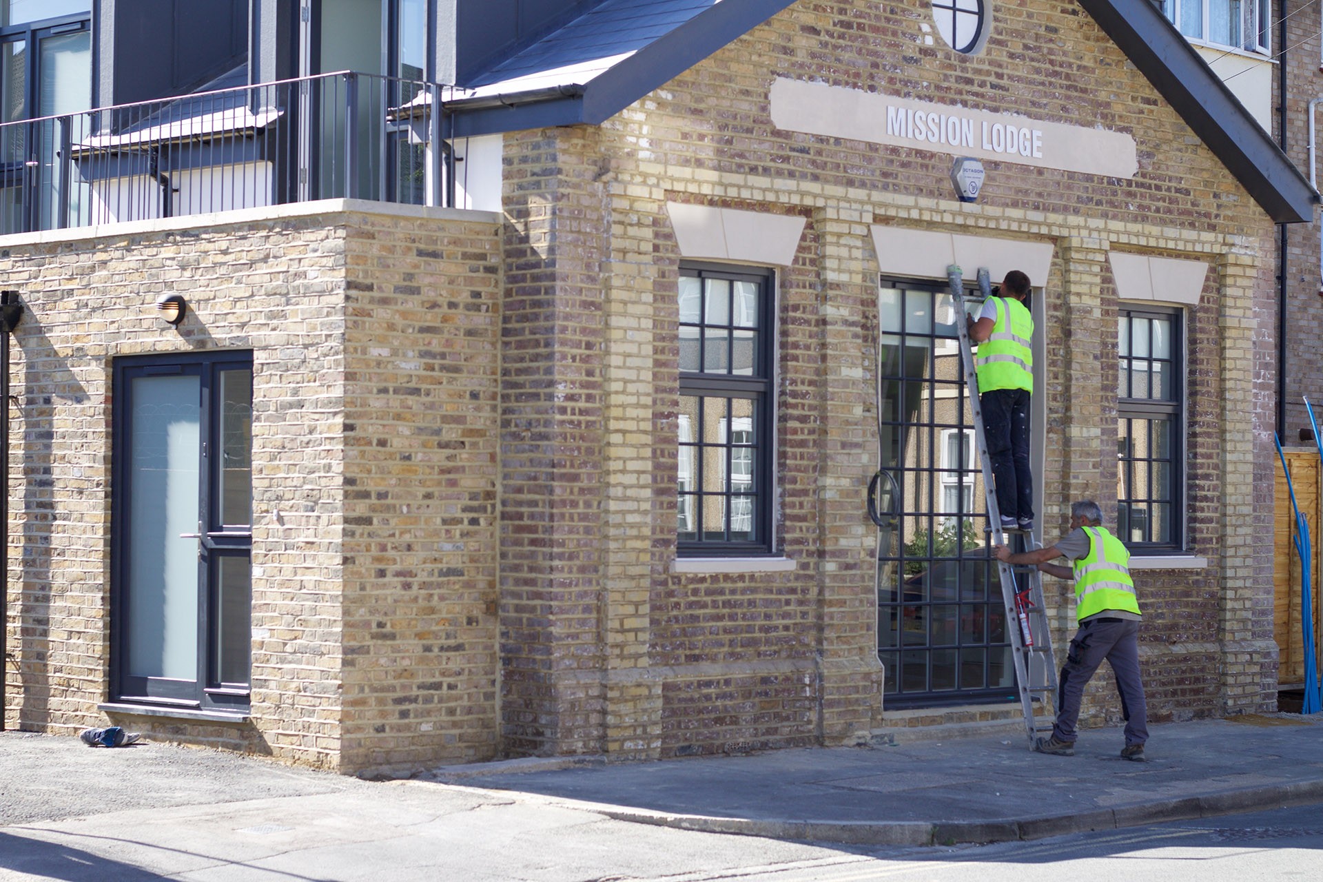 UB8 - Waterloo Road - Bespoke timber Sash windows and doors